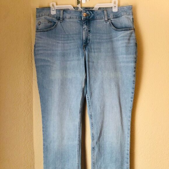 Lee Women's Plus Size 20W Medium Legendary Mid Rise Straight Leg Jean Anchor - Picture 1 of 9